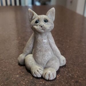 Quarry Critters Carl, Cat Figurine, Second Nature Design, Seated, Goofy Smile,